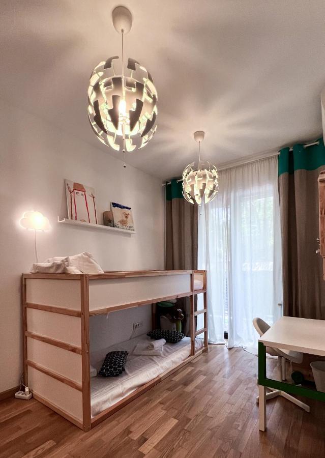 Green Corner Apartment Bukares Bagian luar foto