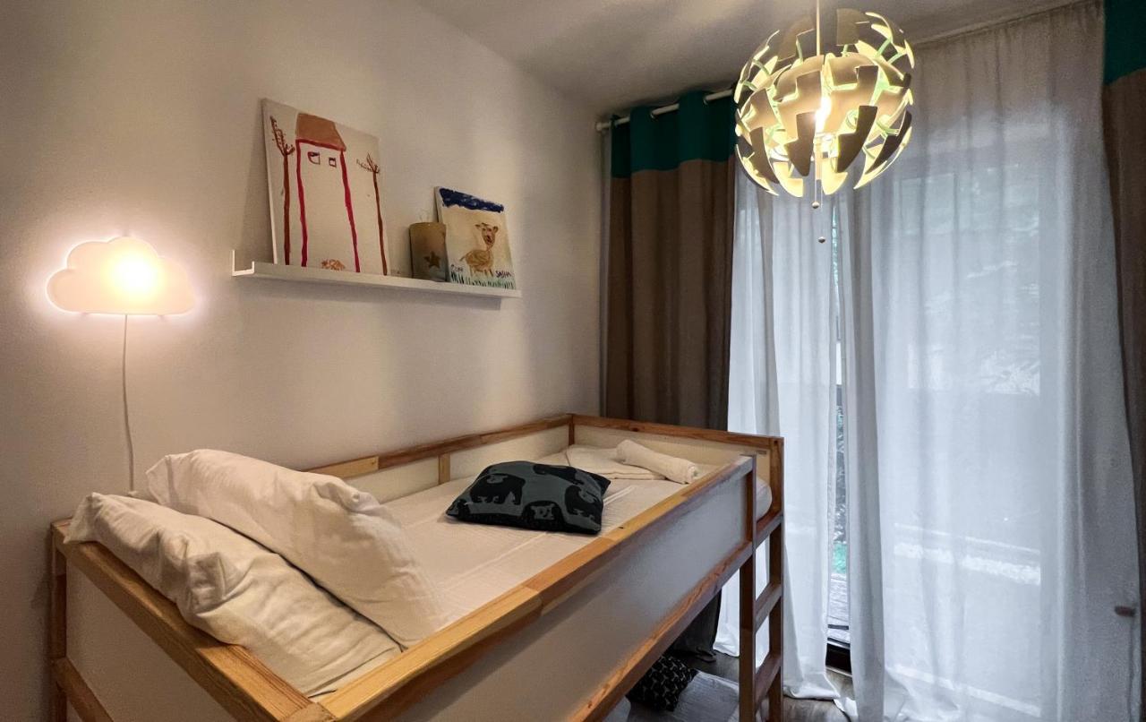 Green Corner Apartment Bukares Bagian luar foto
