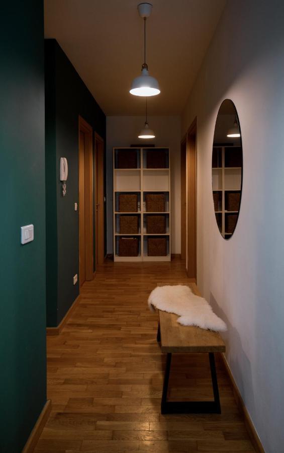 Green Corner Apartment Bukares Bagian luar foto