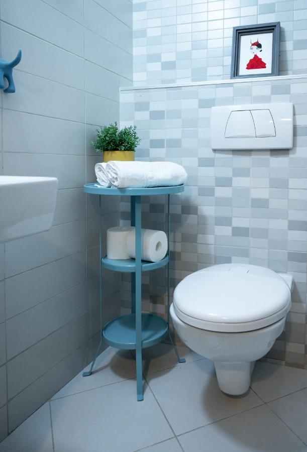 Green Corner Apartment Bukares Bagian luar foto