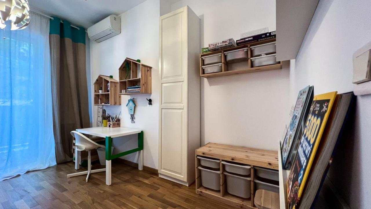 Green Corner Apartment Bukares Bagian luar foto