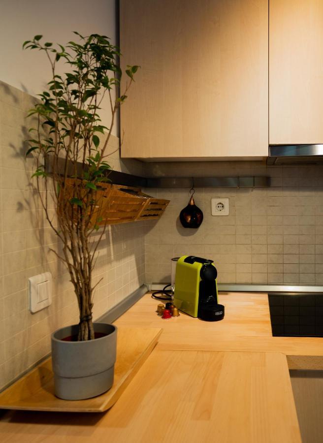 Green Corner Apartment Bukares Bagian luar foto
