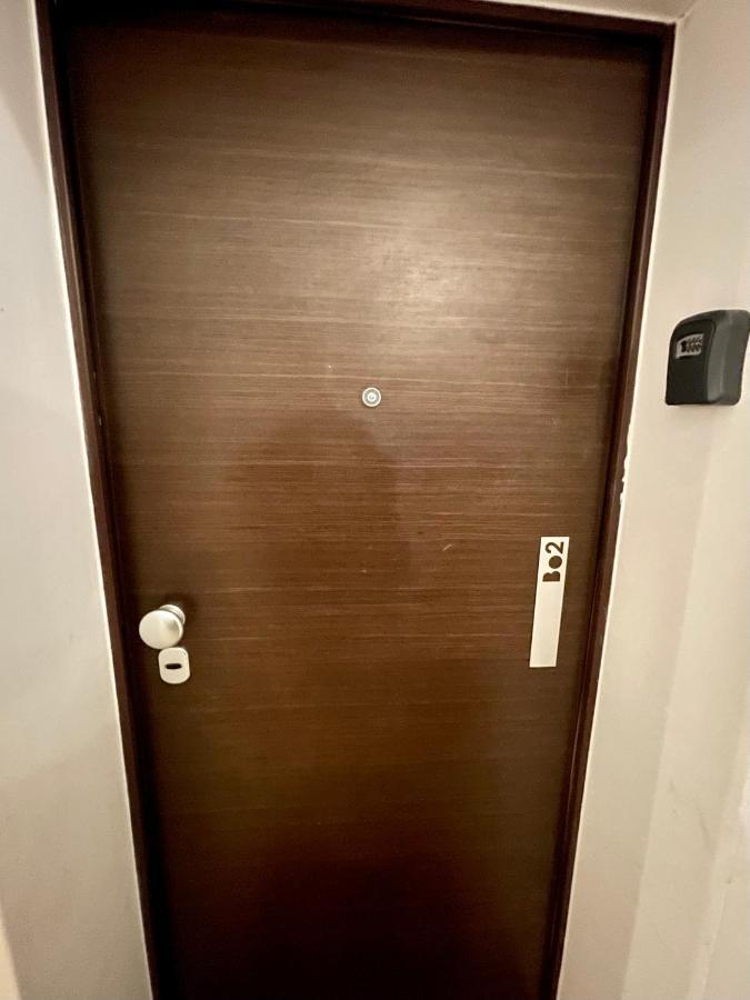 Green Corner Apartment Bukares Bagian luar foto